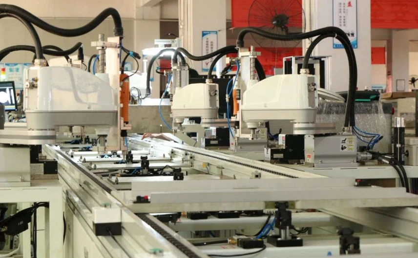 Ceiling light automated production line @1x.webp